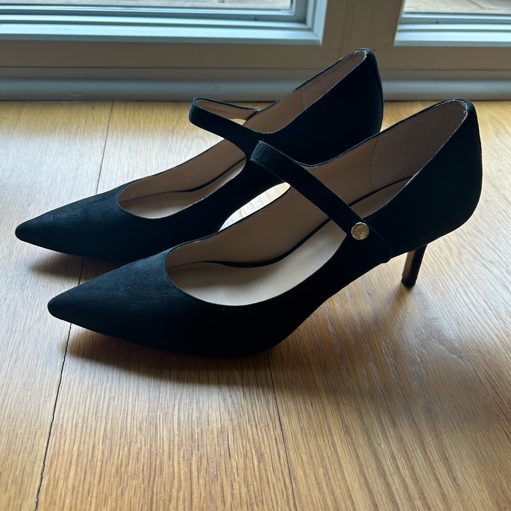Black closed toe heels from Ralph Lauren